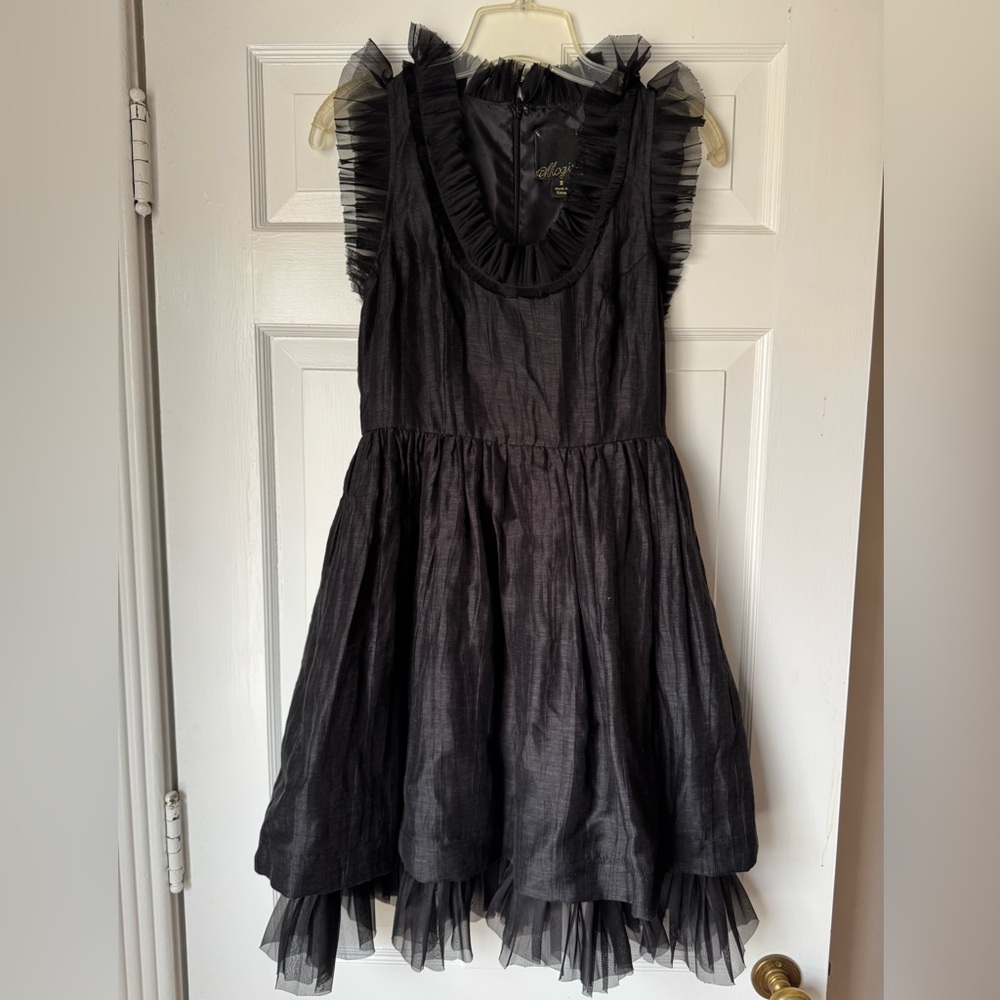 Elegant Black Sleeveless Dress